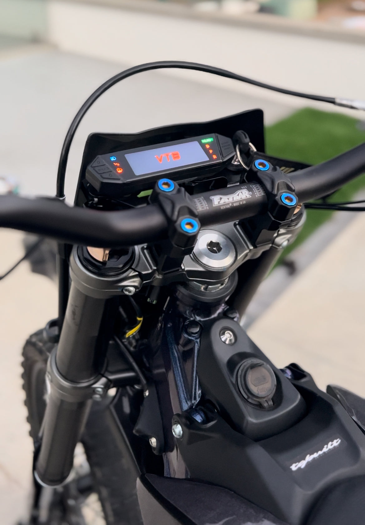 Ultra bee titanium direct mount bolts ( Set of 4 )